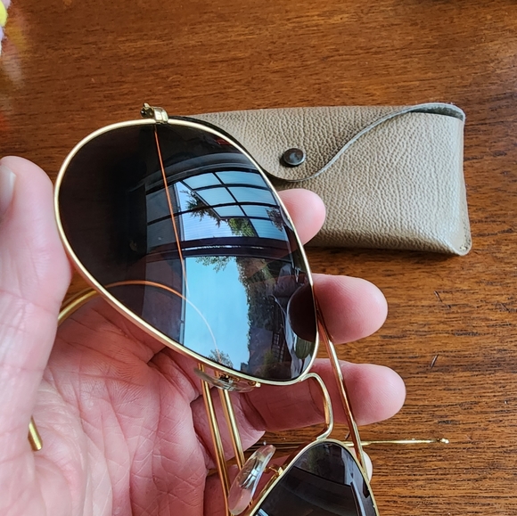 Vintage B&L RAY BAN Made In USA Gold Plated Aviator Sunglasses - Picture 4 of 5